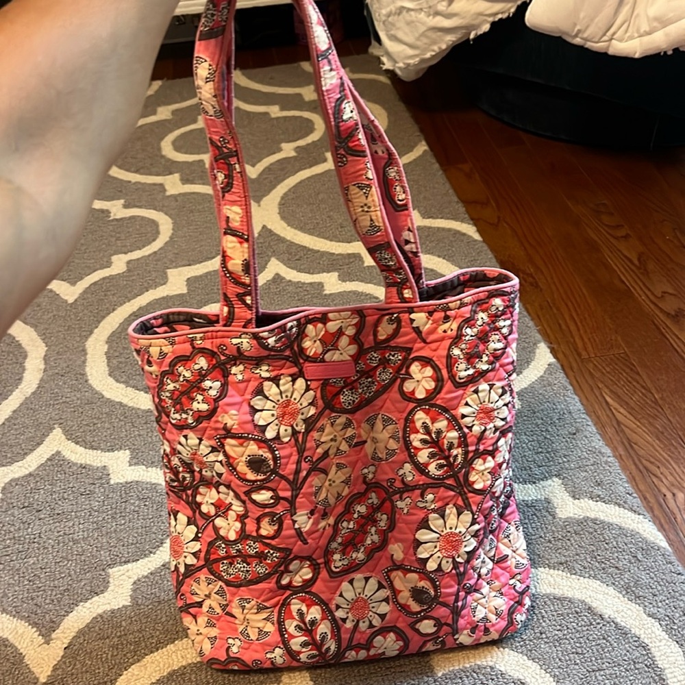Vera Bradley tote! Super cute and extremely easy to carry
